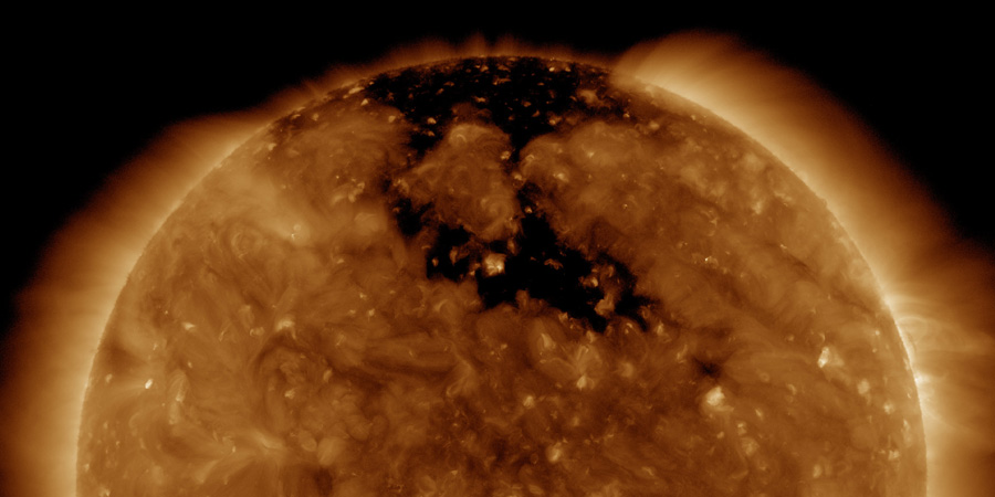 Coronal hole faces Earth, G2 watch issued